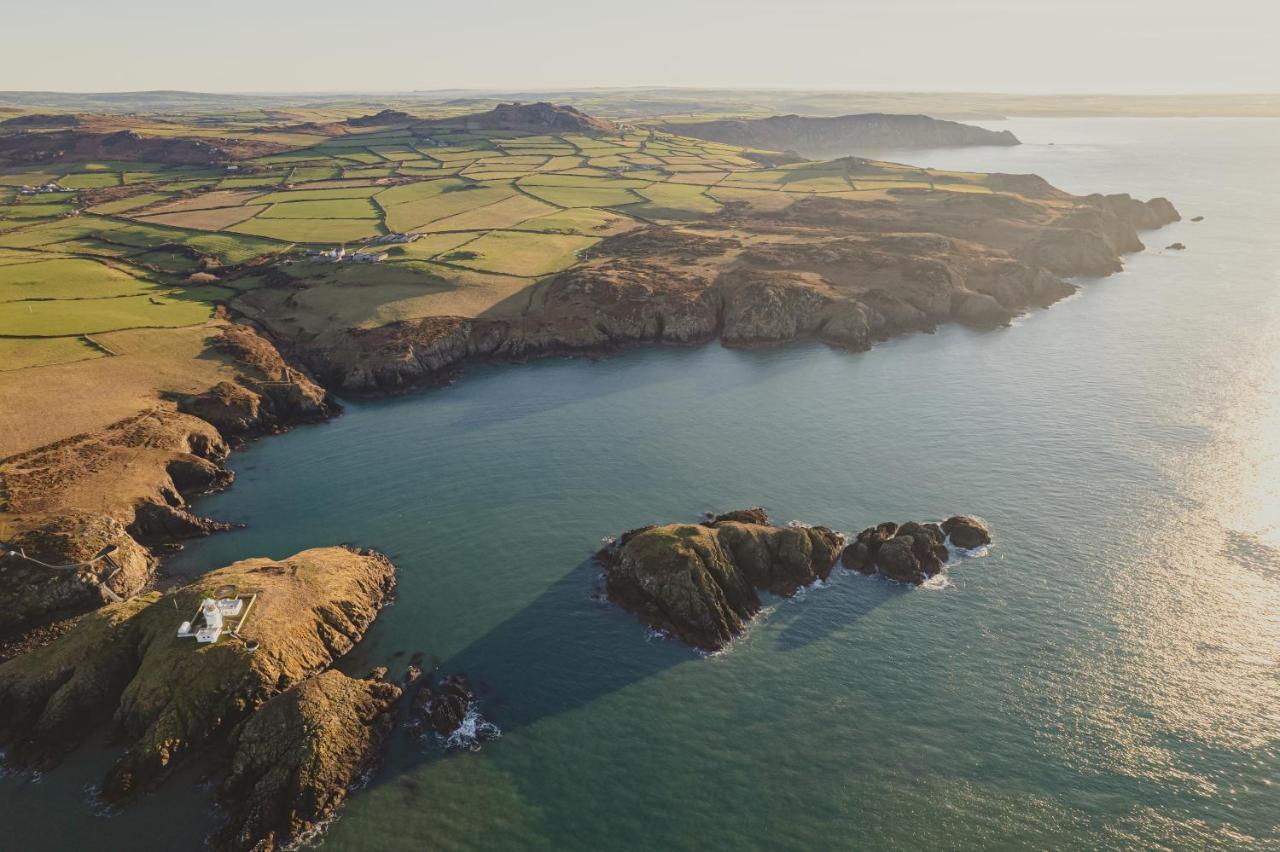 Timber Hill Self Catering Cedar Lodges Broad Haven Exteriör bild