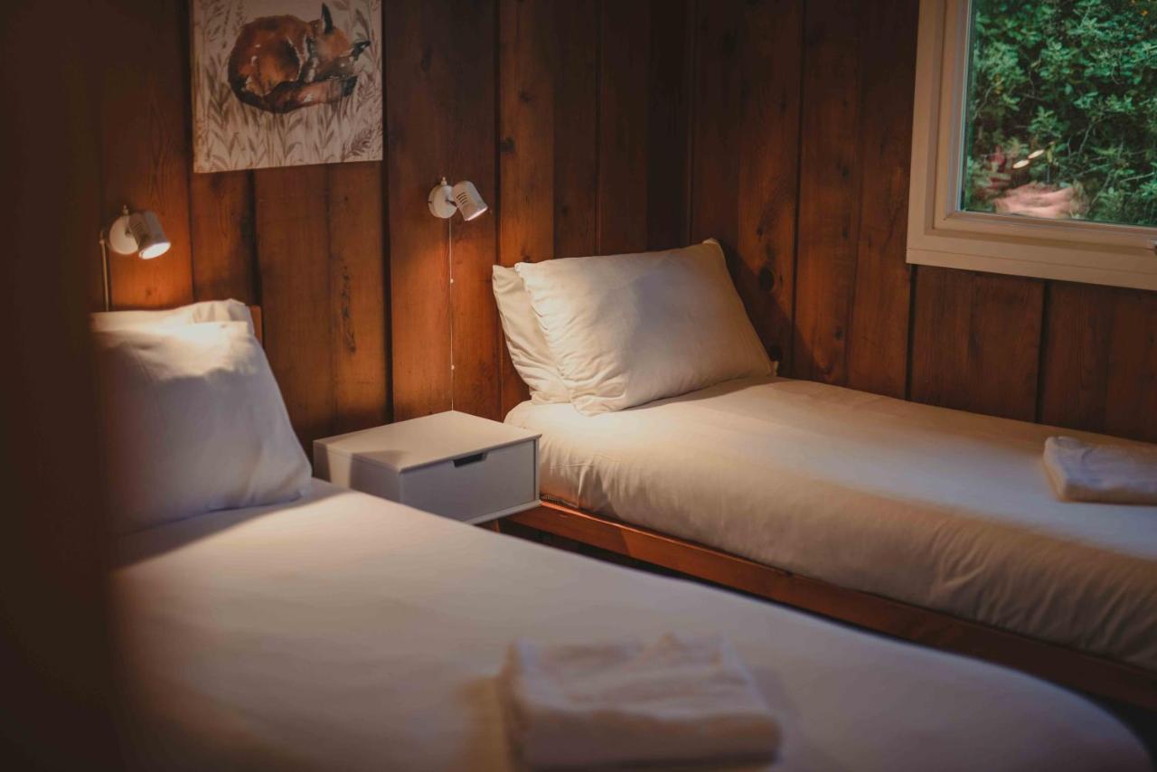 Timber Hill Self Catering Cedar Lodges Broad Haven Exteriör bild