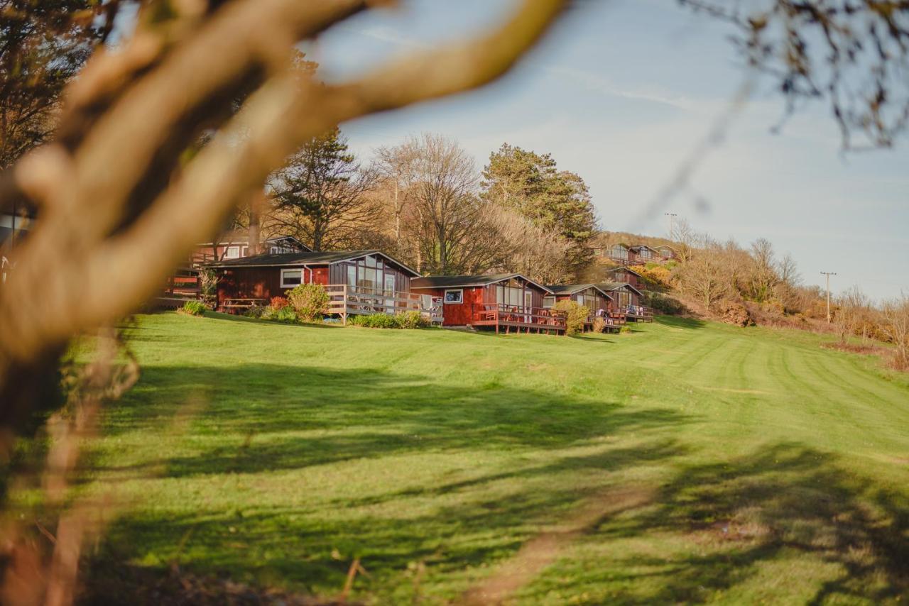 Timber Hill Self Catering Cedar Lodges Broad Haven Exteriör bild