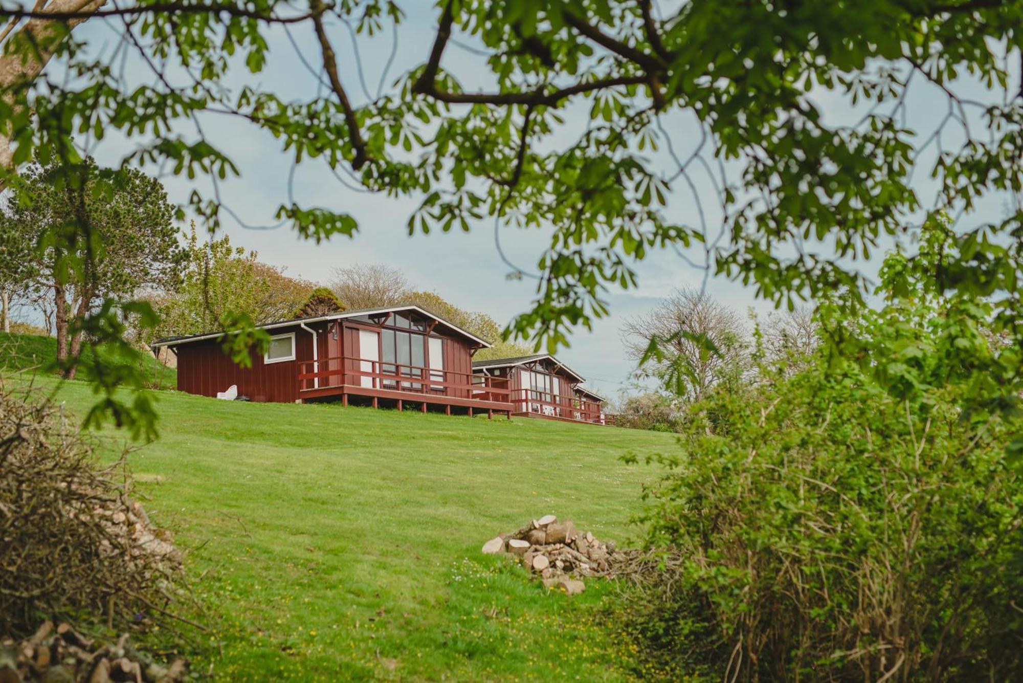 Timber Hill Self Catering Cedar Lodges Broad Haven Exteriör bild